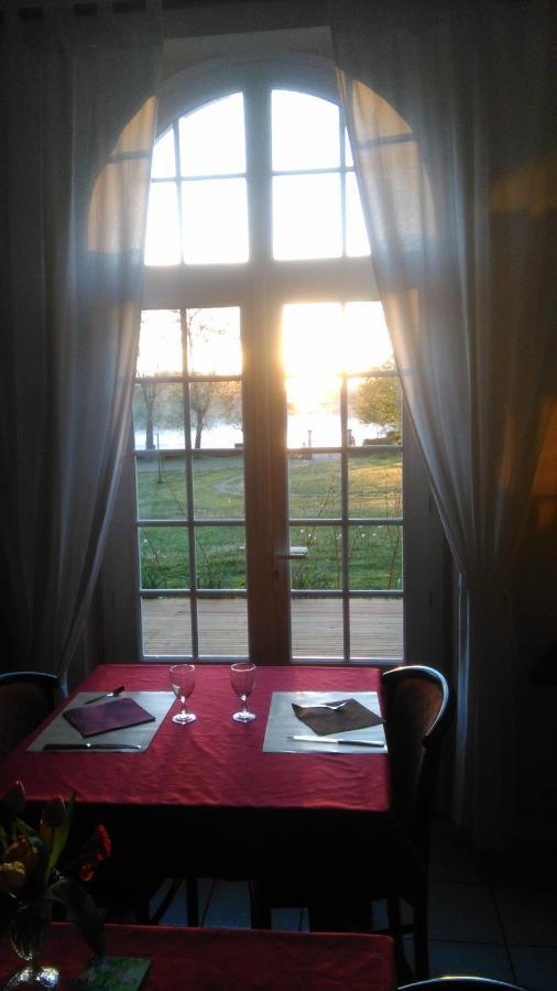 Auberge Du Lac De Mondon Mailhac-sur-Benaize Luaran gambar